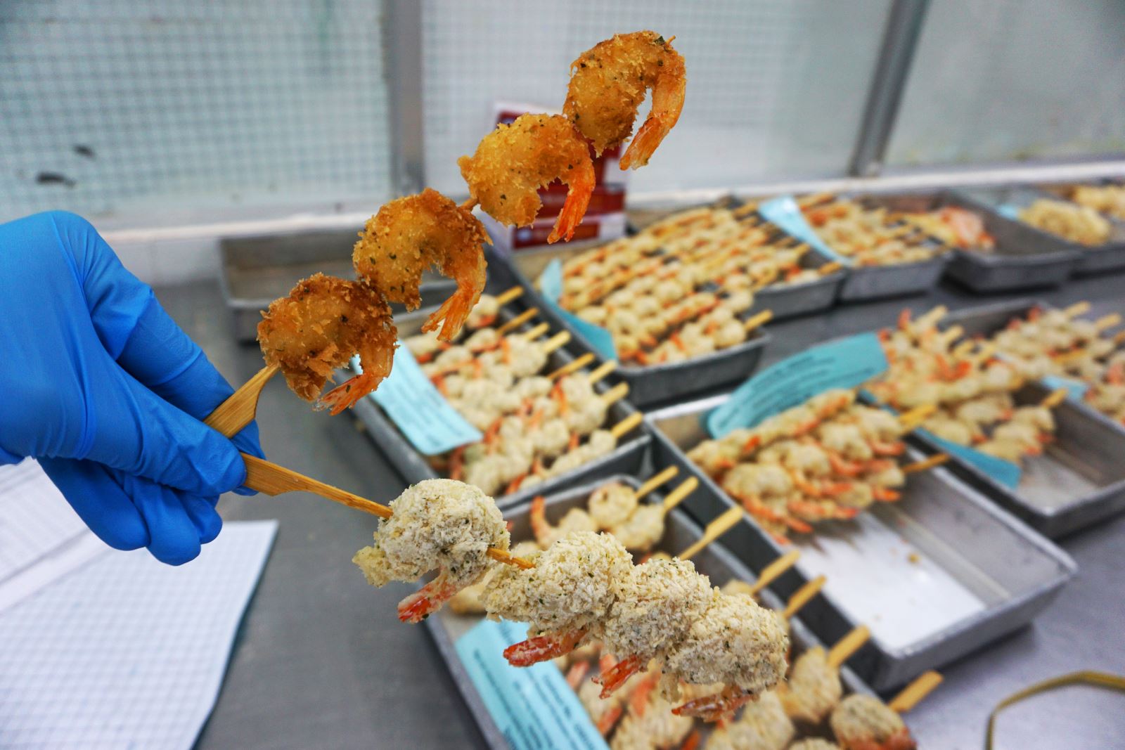 Pre-fried Skewered Vannamei Shrimp After Being Cooked 