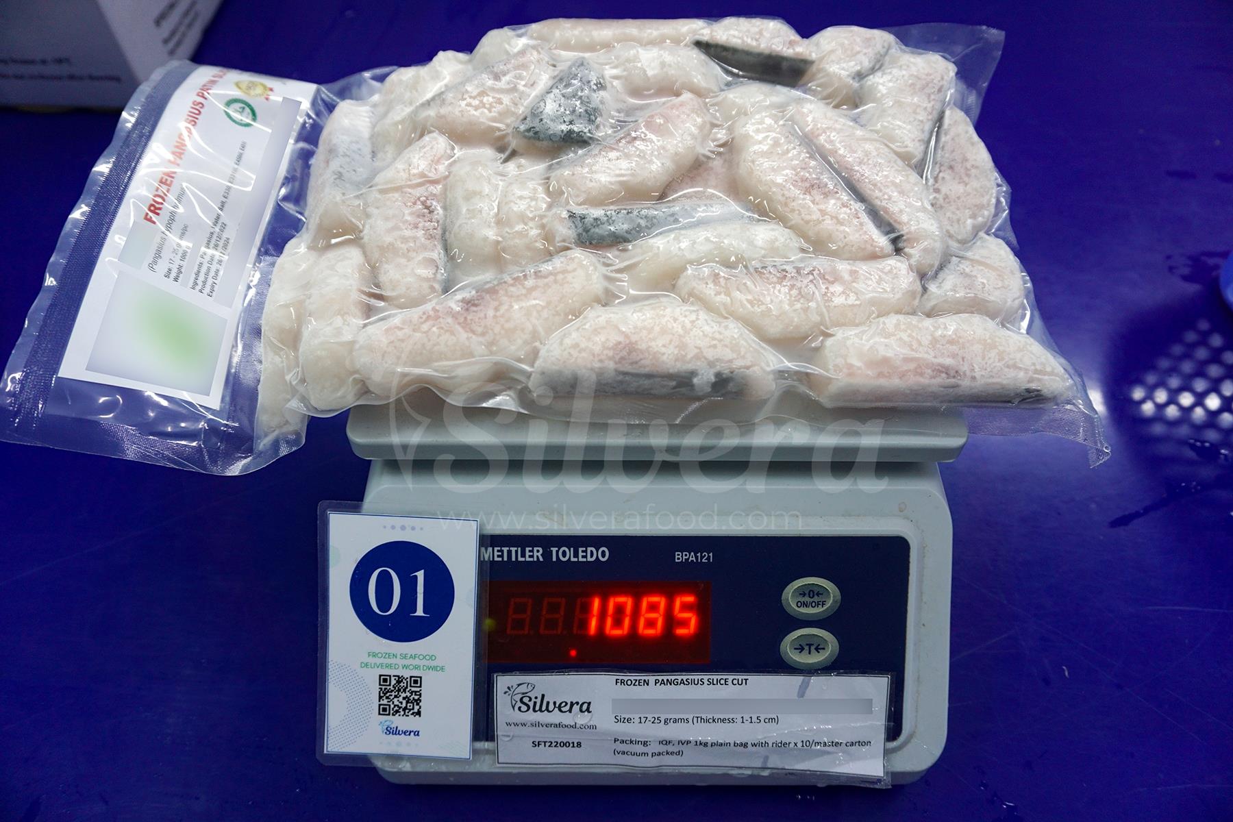 Vacuum packed bag of Patin slices