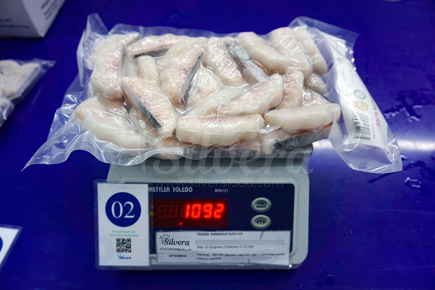 Vacuum packed bag of Patin slices