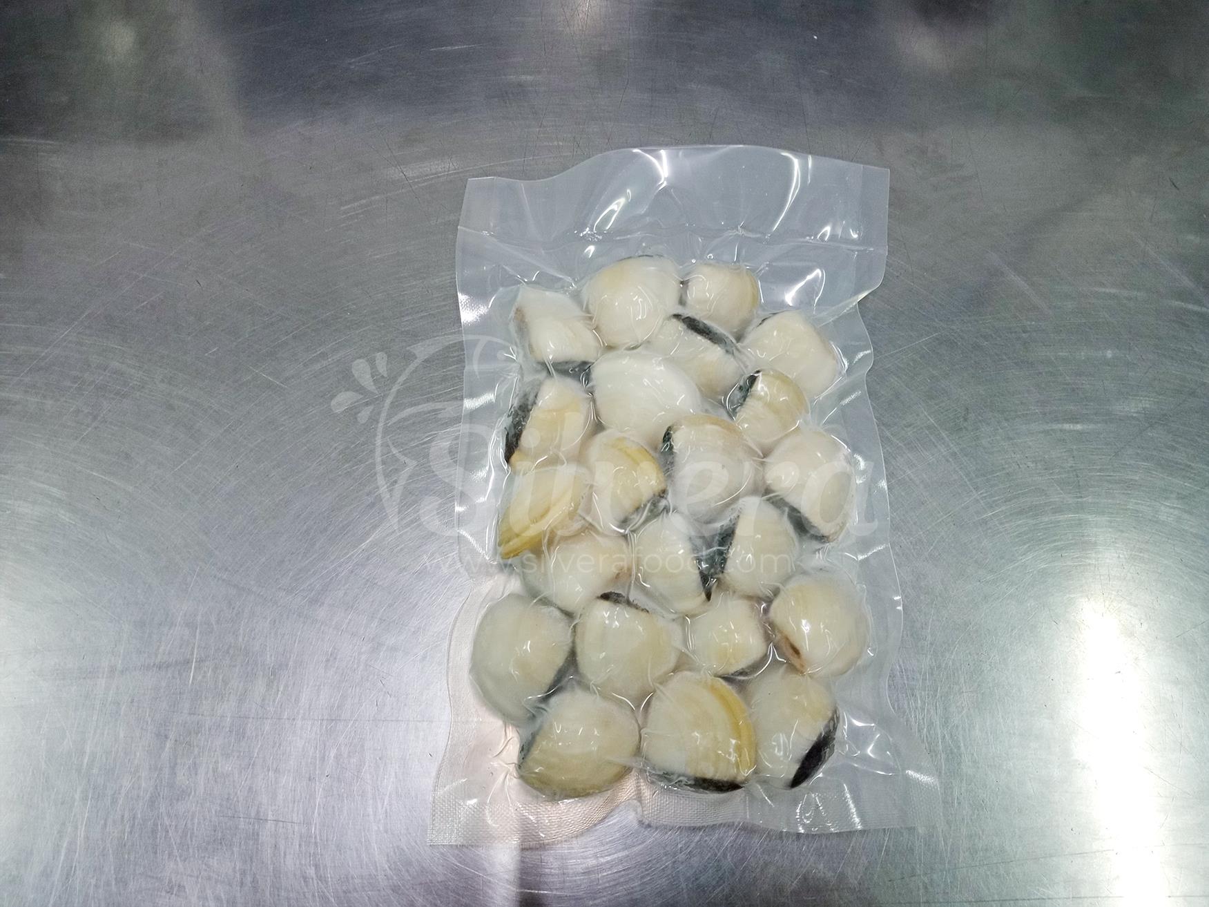 Vacuum packed bag of fully cooked whole white clams