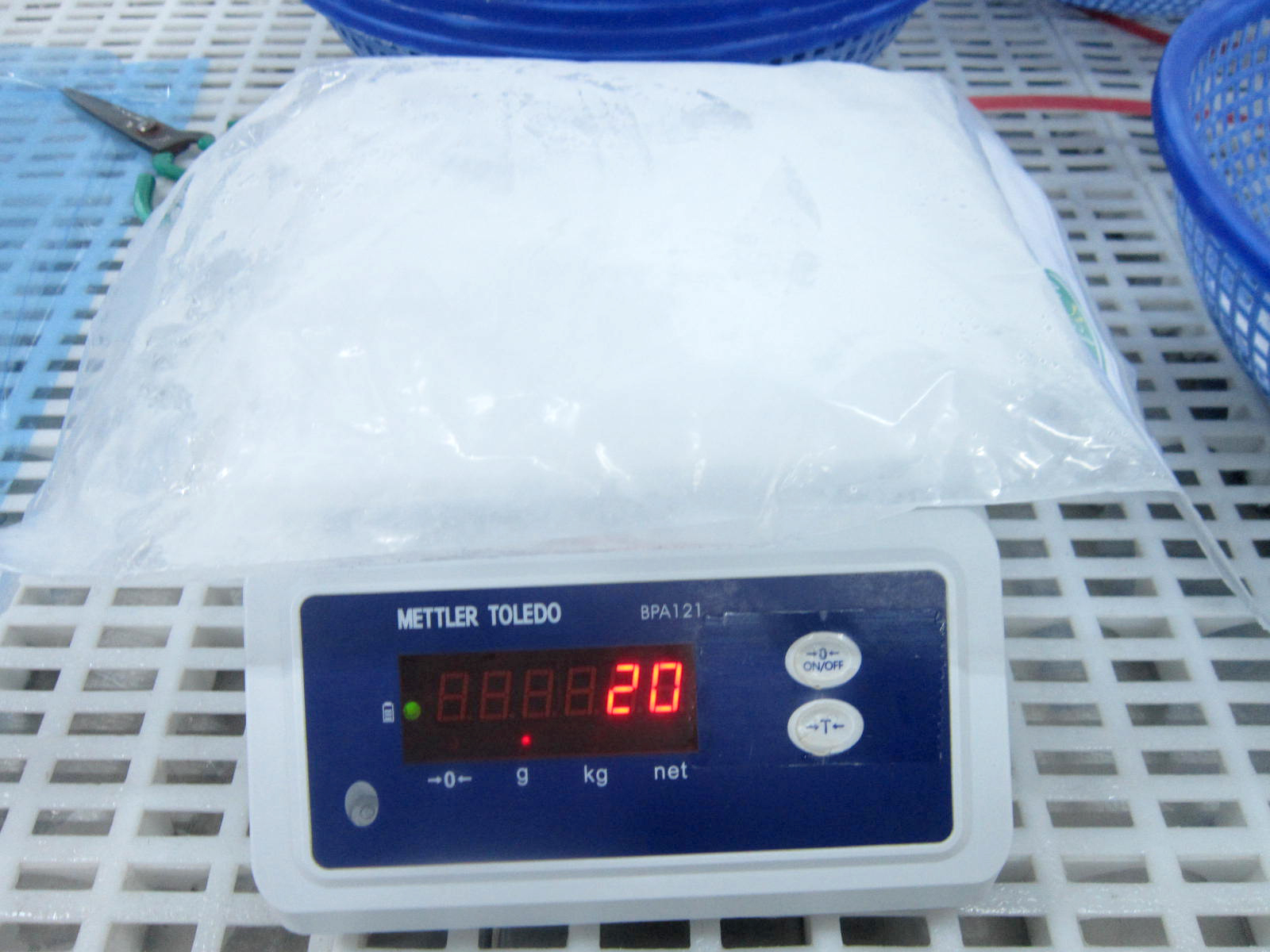 Checking Weight Of Packaging Material Checking Weight Of Packaging Material